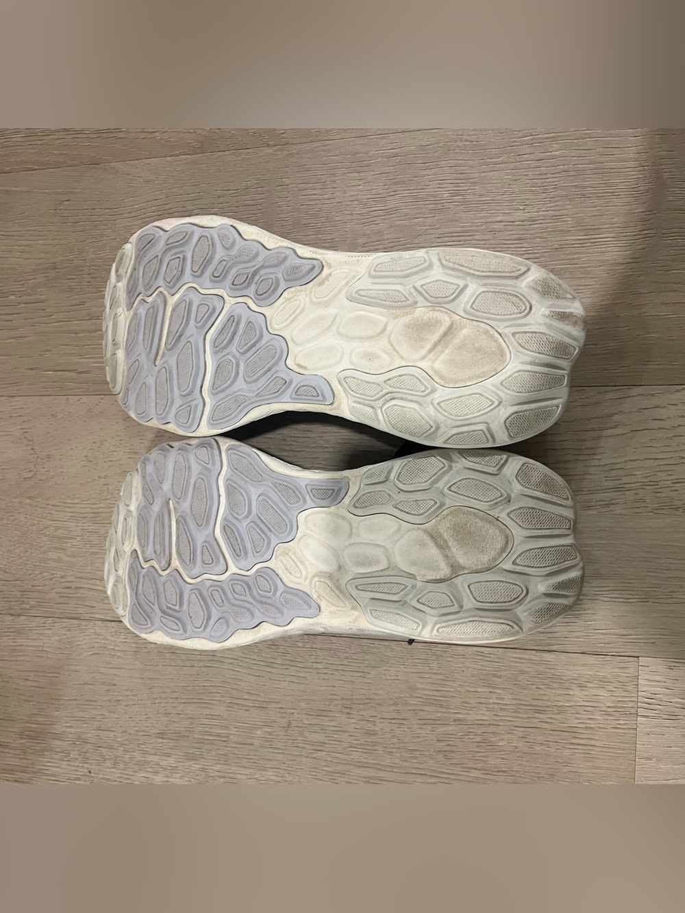 Women’s New Balance 1080 V12 Size 8.5 Running/Soft shoes - Picture 4 of 5
